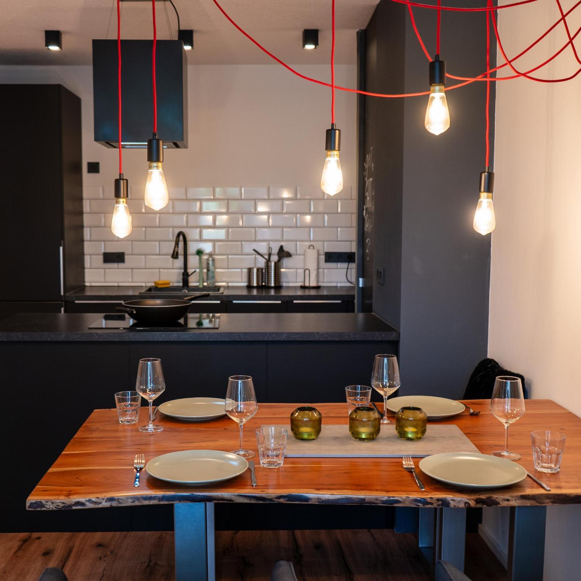 M Apartment Charme - Gemuetlich Geraeumig Heimisch 랜다우인더펠즈 외부 사진